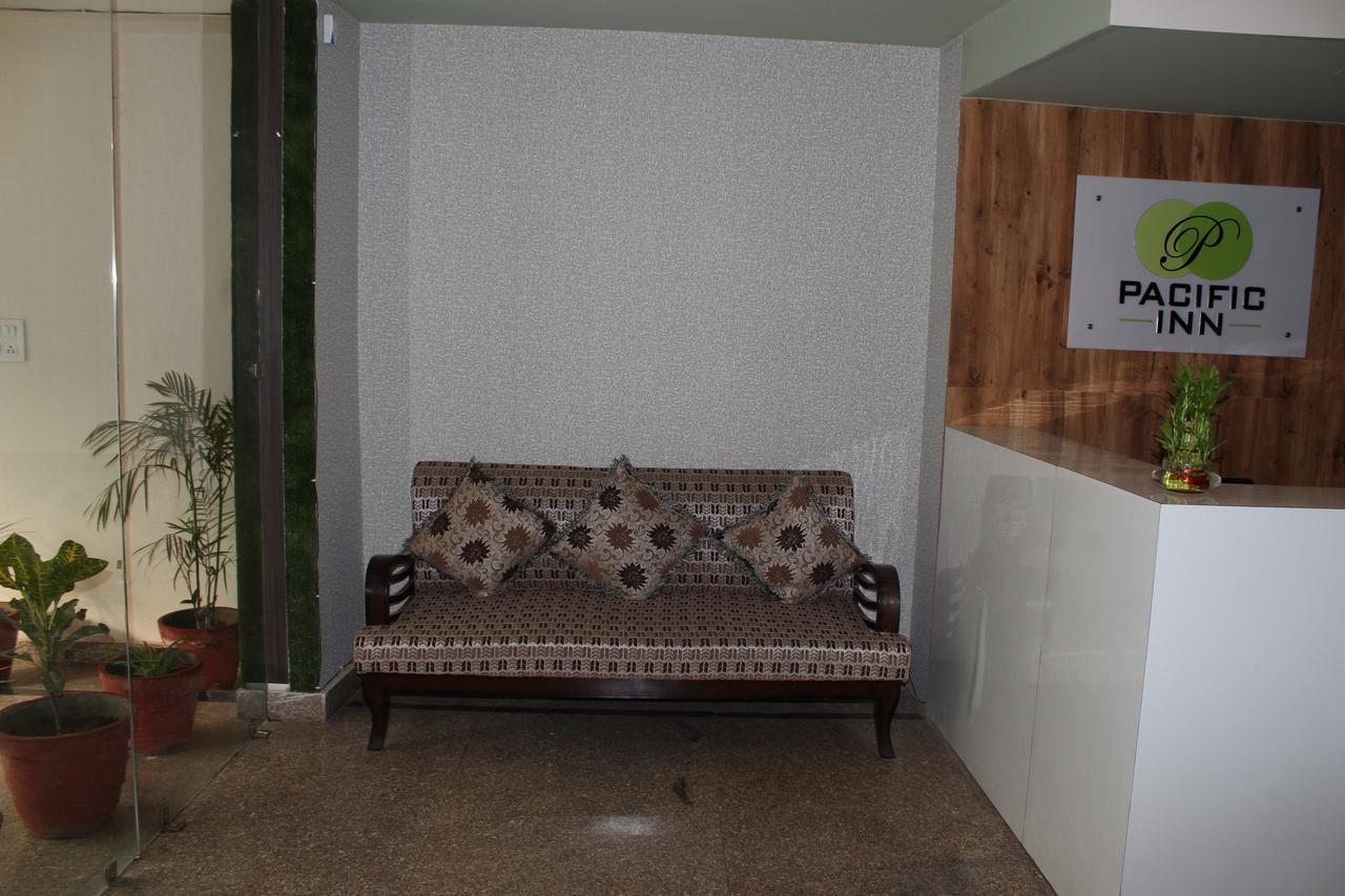 Pacific Inn Eco Central Гургаон Екстериор снимка